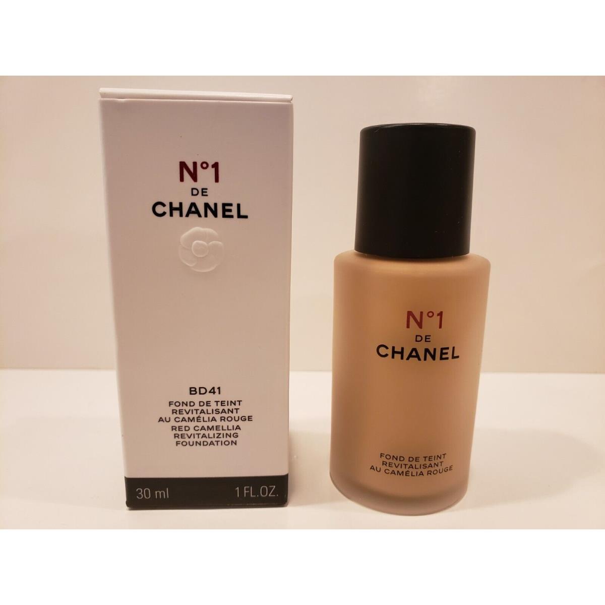 Chanel 1 De Chanel Red Camellia Revitalizing Foundation BD41 1 Fl Oz