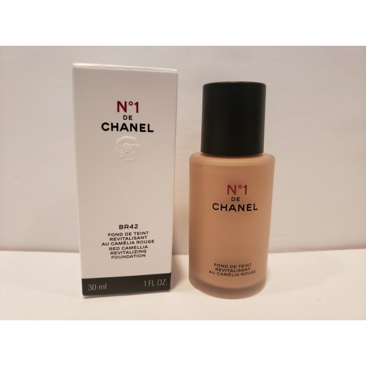 Chanel 1 De Chanel Red Camellia Revitalizing Foundation BR42 1 Fl Oz