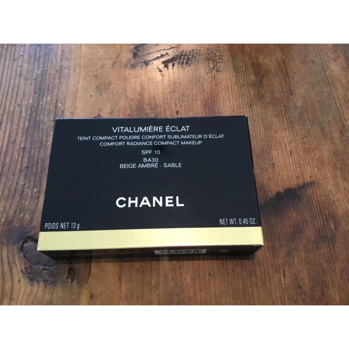 Chanel Vitalumiere Eclat Powder Radiance Compact Makeup BA 30 Sable w Brush Nip