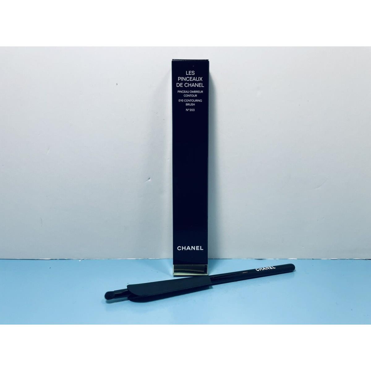 Chanel - Les Pinceaux DE Chanel - Eye Contouring Brush - 138.855 - NO 203 -boxed