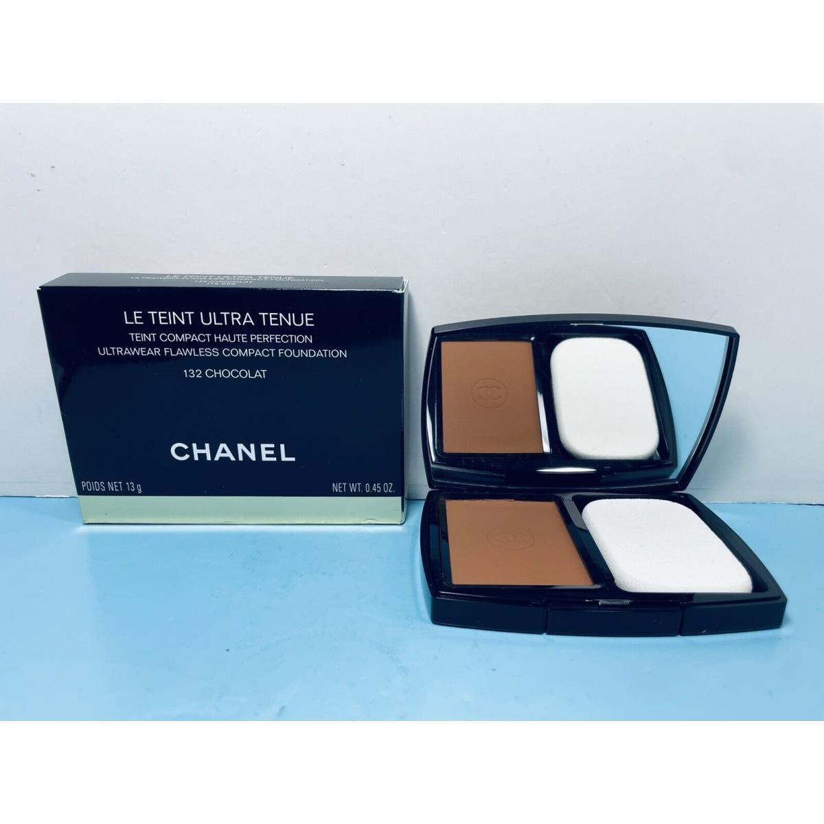 Chanel - Ultrawear Flawless Compact Foundation - 132 Chocolat - 0.45 OZ - Boxed