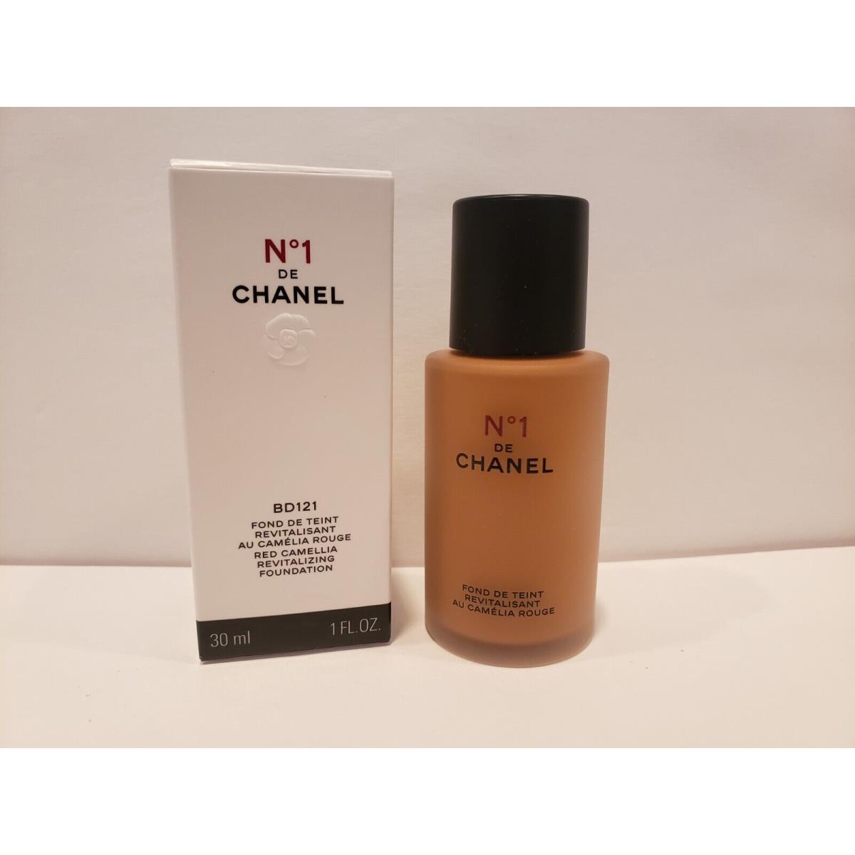 Chanel 1 De Chanel Red Camellia Revitalizing Foundation BD121 1 Fl Oz