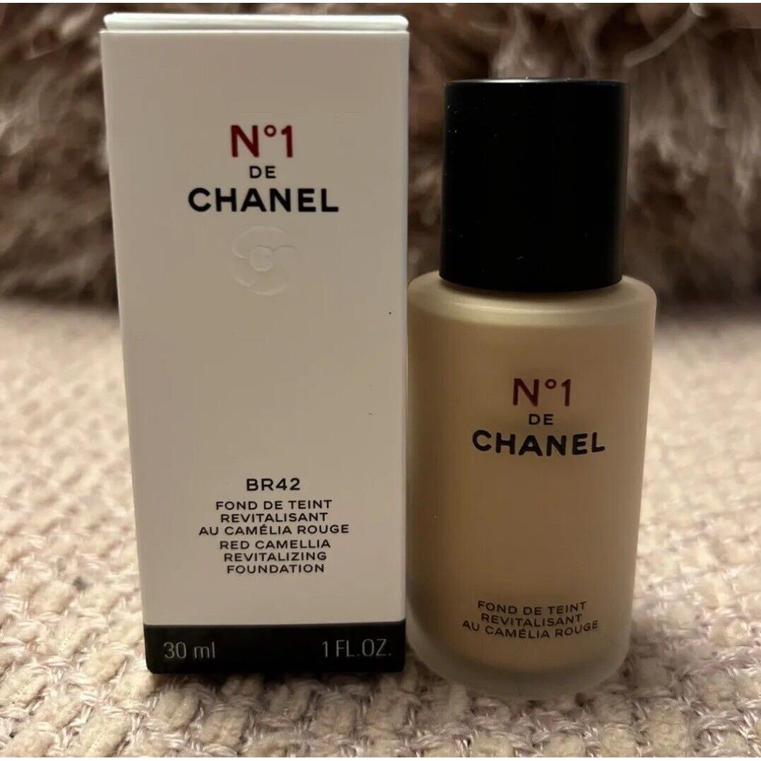 Chanel N 1 De Chanel Revitalizing Foundation - BR42 - 1.0 oz