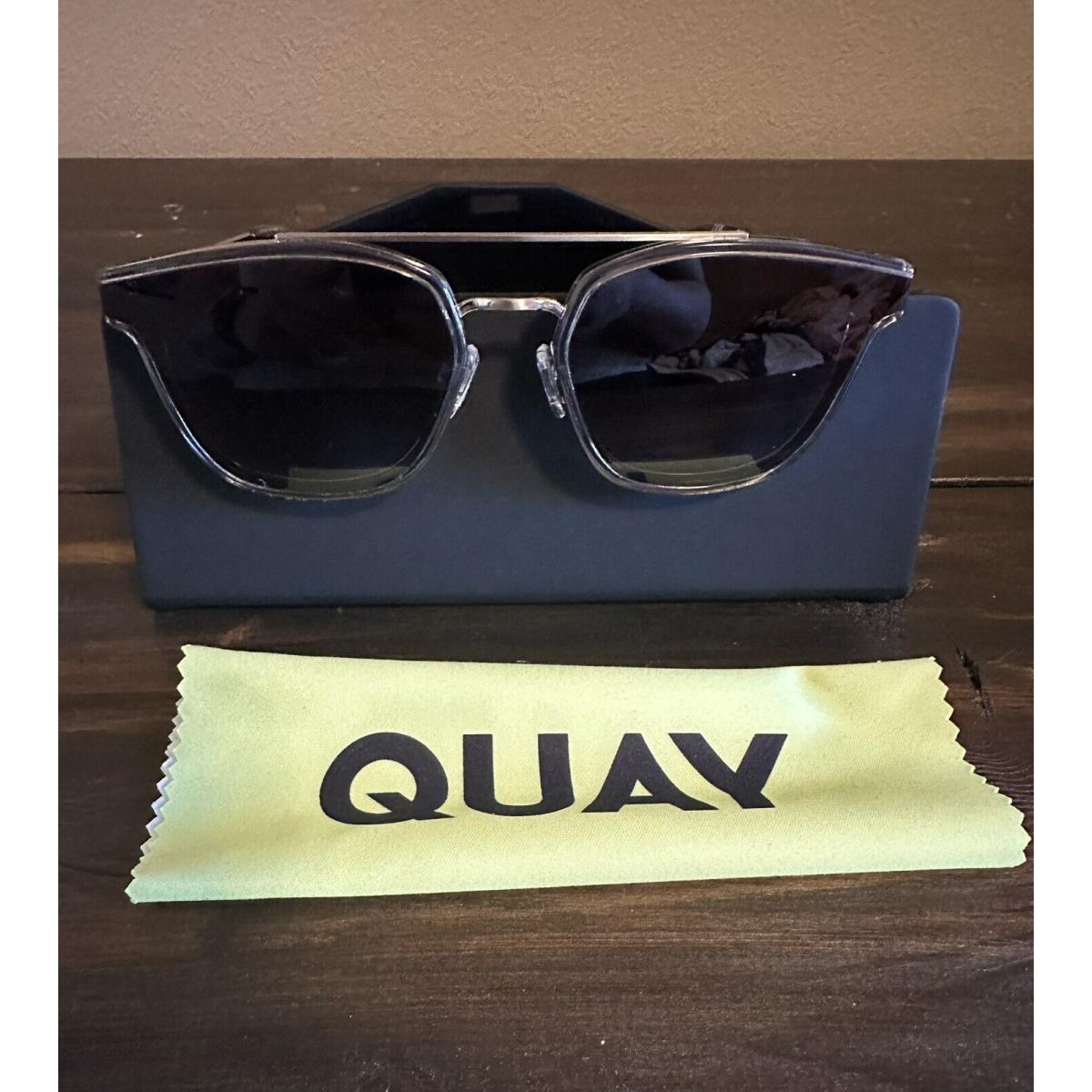 Quay Getaway Sunglasses In Gray Unisex Retail