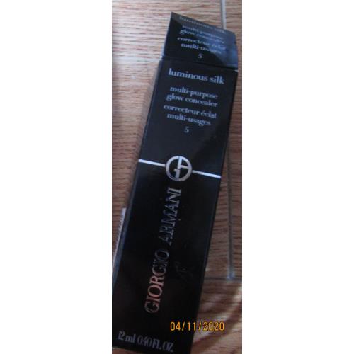 Giorgio Armani Luminous Silk Lightweight Liquid Concealer