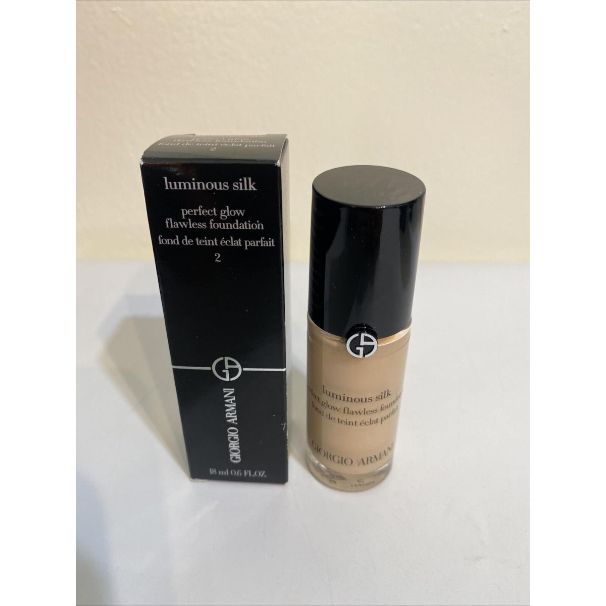 Giorgio Armani Luminous Silk Perfect Glow Flawless Foundation 2