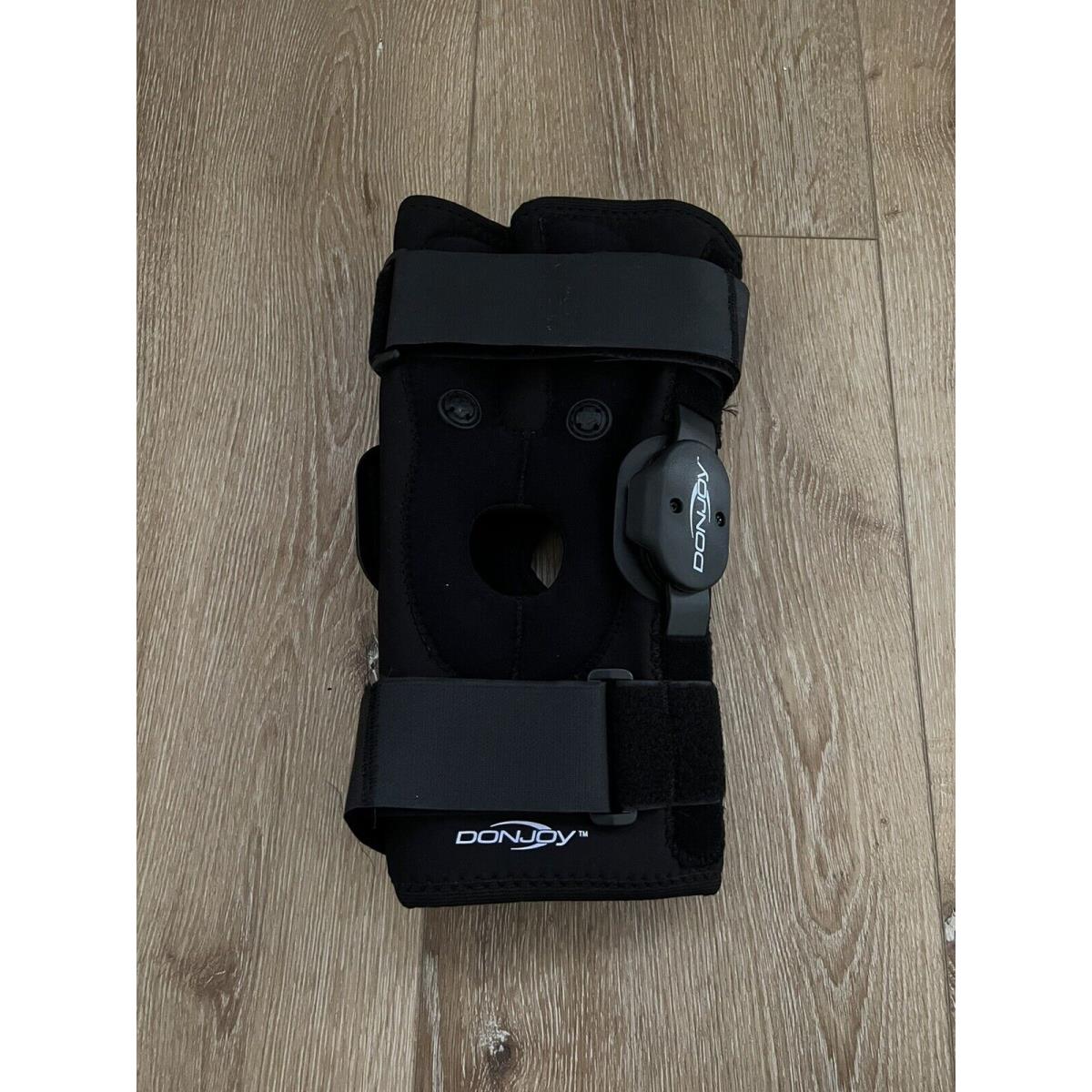 Donjoy Drytex Hinged Air Knee Brace 11-0855-X-06000