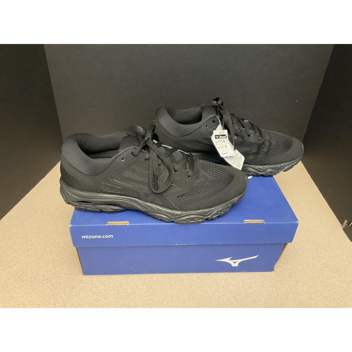 Womens Mizuno Wave Stream 2 Triple Black Running Shoes. Size 9. Awesome