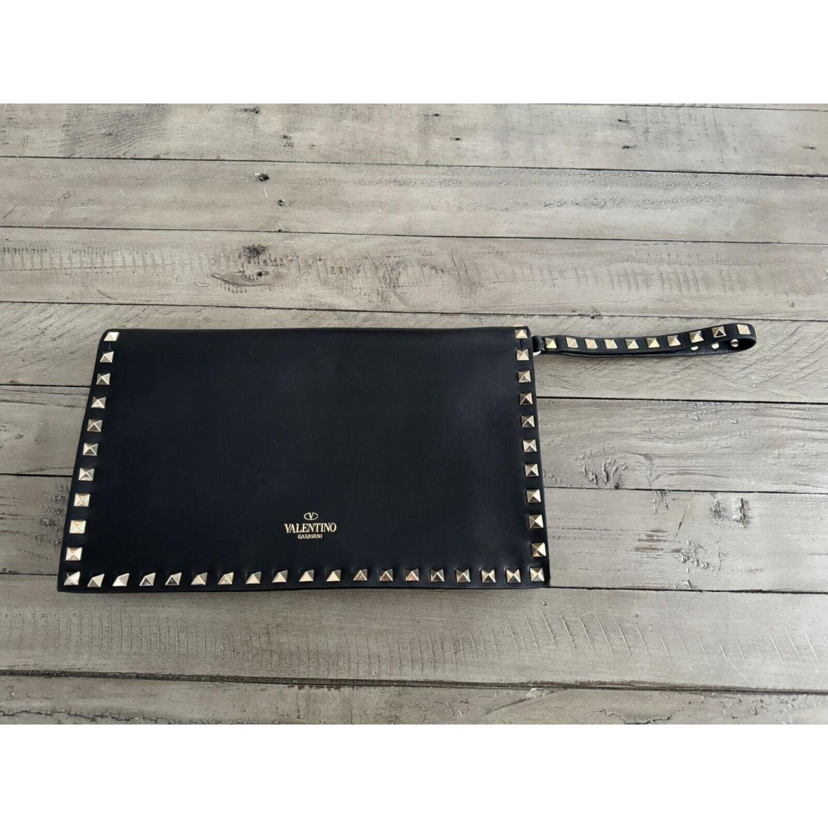 Valentino Garavani Medium Rockstud Clutch Black Leather