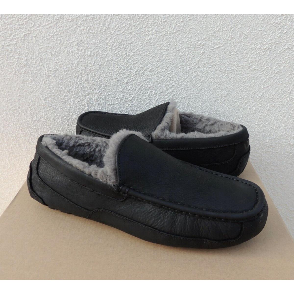 Ugg Ascot Black Matte Leather/ Wool Slippers Men US 11 3E/ Eur 44 Fits Small