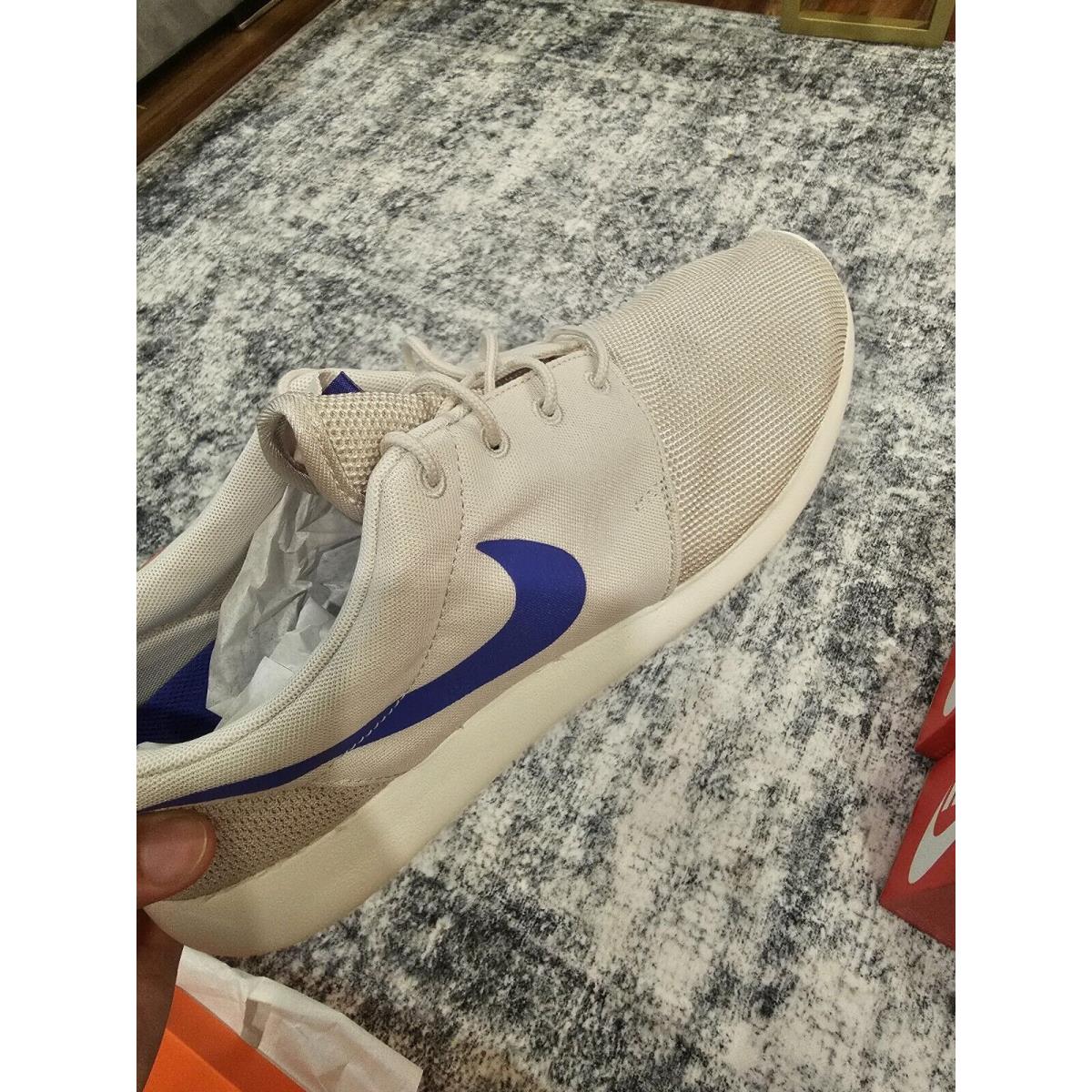 Nike roshe beige best sale