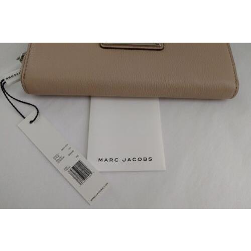 marc jacobs wallet beige