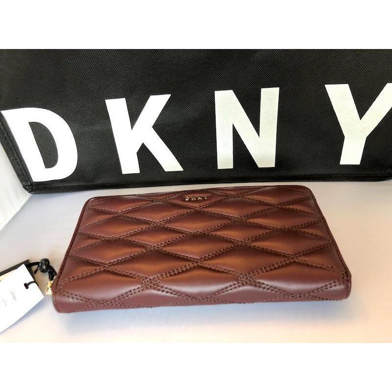 Dkny Donna Karan R3261060 Gansevoort Quilted Plum Leather Zip Around Wallet