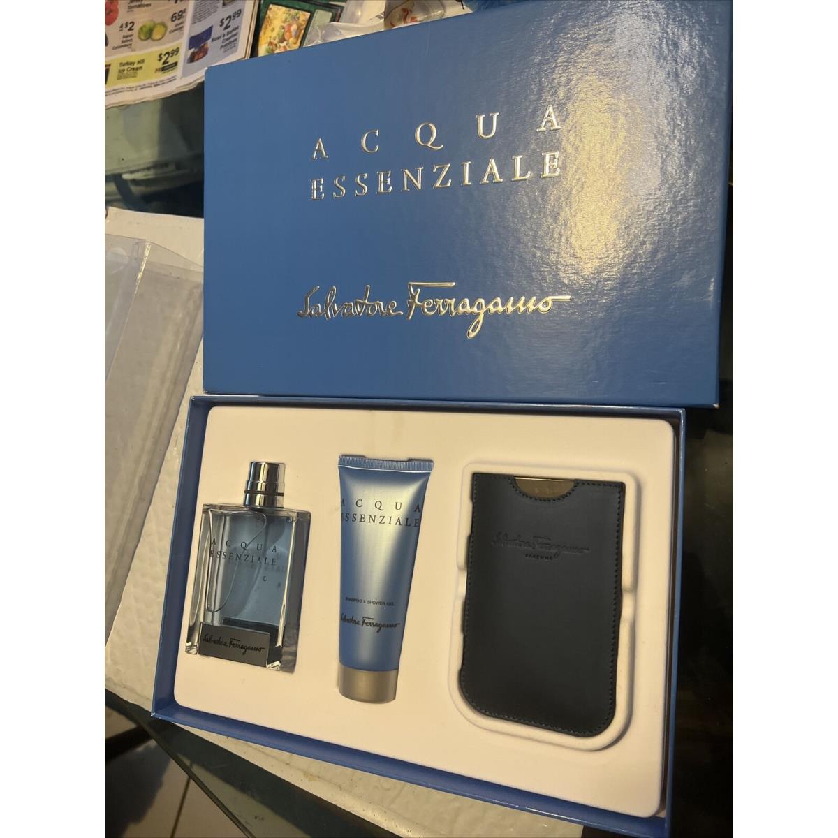 Salvatore Ferragamo Acqua Essenziale Parfumerie Shampoo Shower Gel Iphone Holder