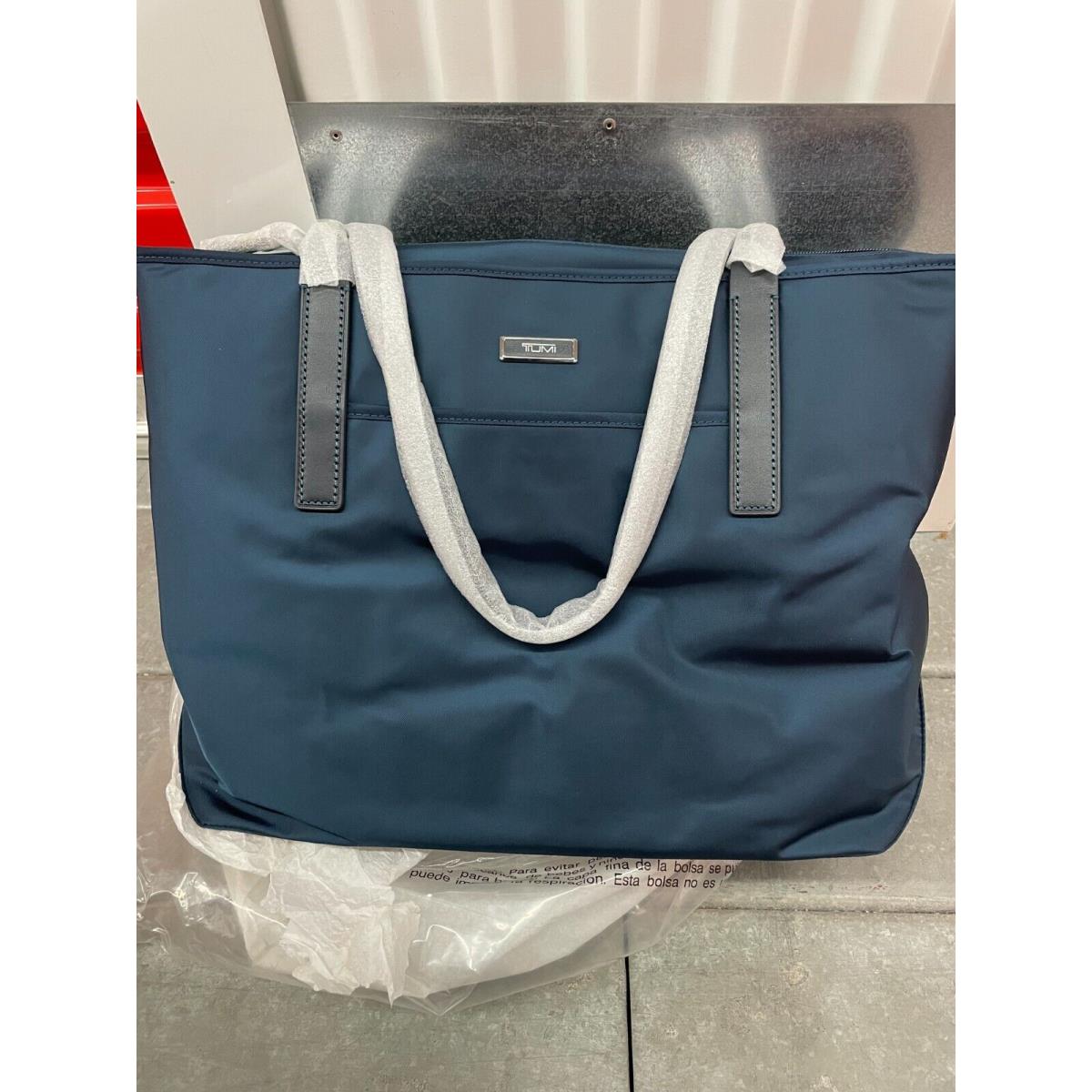 Tumi Voyageur Large Q-tote Blue Baltic