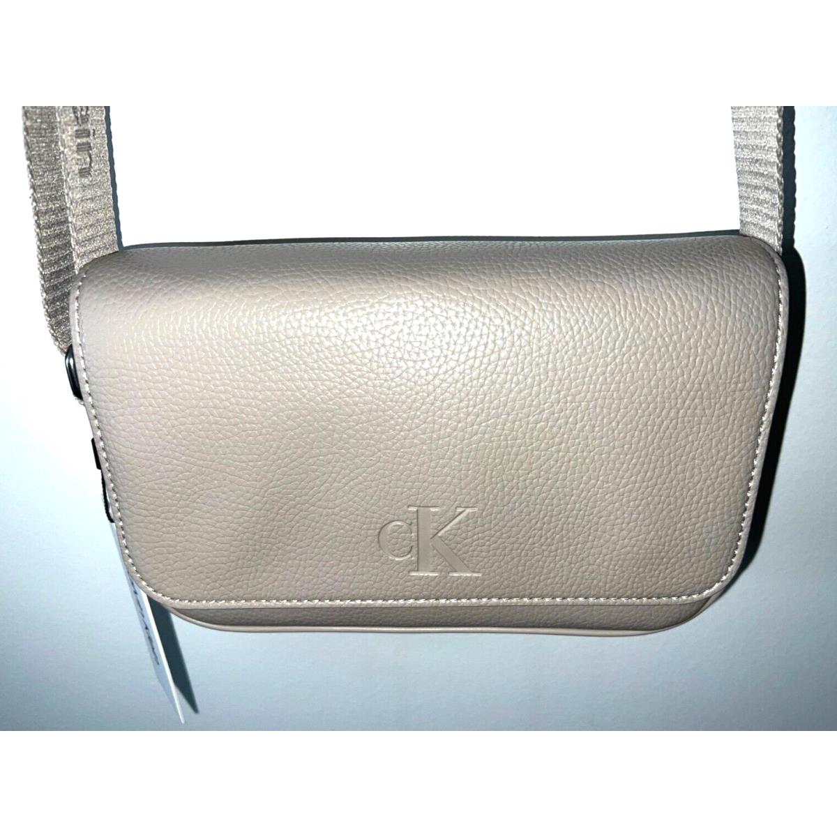 Calvin Klein All Day Flap Camer RTCO19748 Leather MD Gray X-body