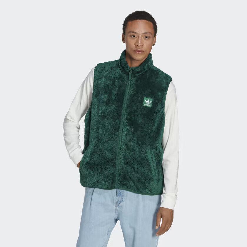 Adidas Men`s Essentials+ Fluffy Fleece Reversible Trefoil Vest HR8625