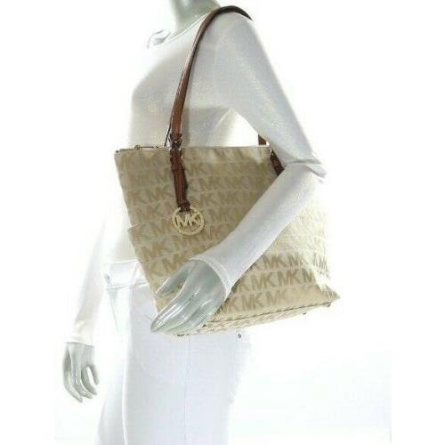 Michael Kors Jet Set Item EW Top Zip MK Signature Tote Beige/camel/luggage