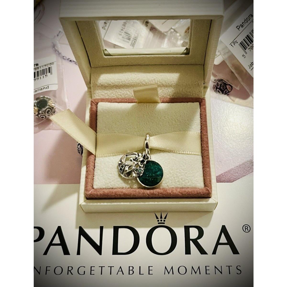 Pandora Christmas Meet Me Under The Mistletoe Dangle Charm 799229C01