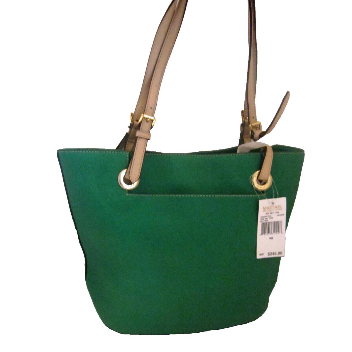 Michael Kors Jet Set MD Bucket Saffiano Leather. Emerald Green. 10.5 x14