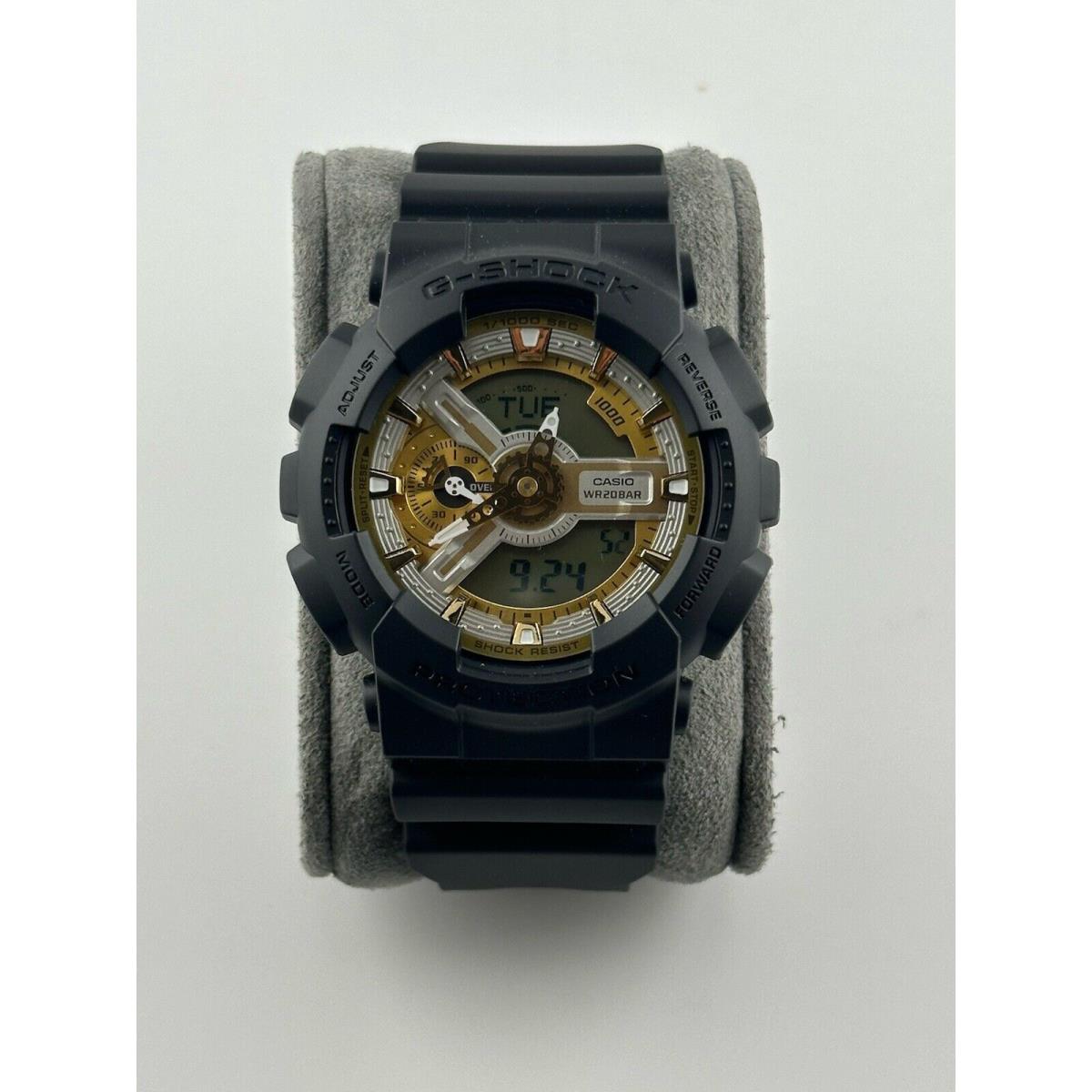 Casio G-shock World Time GA110CD-1A9 Gold Dial Men`s Watch