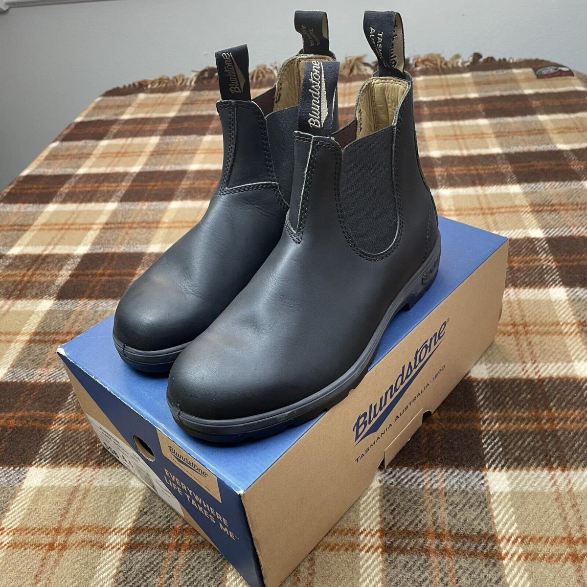 Blundstone Women s 558 Premium Chelsea Boots Black Leather 9.5 US