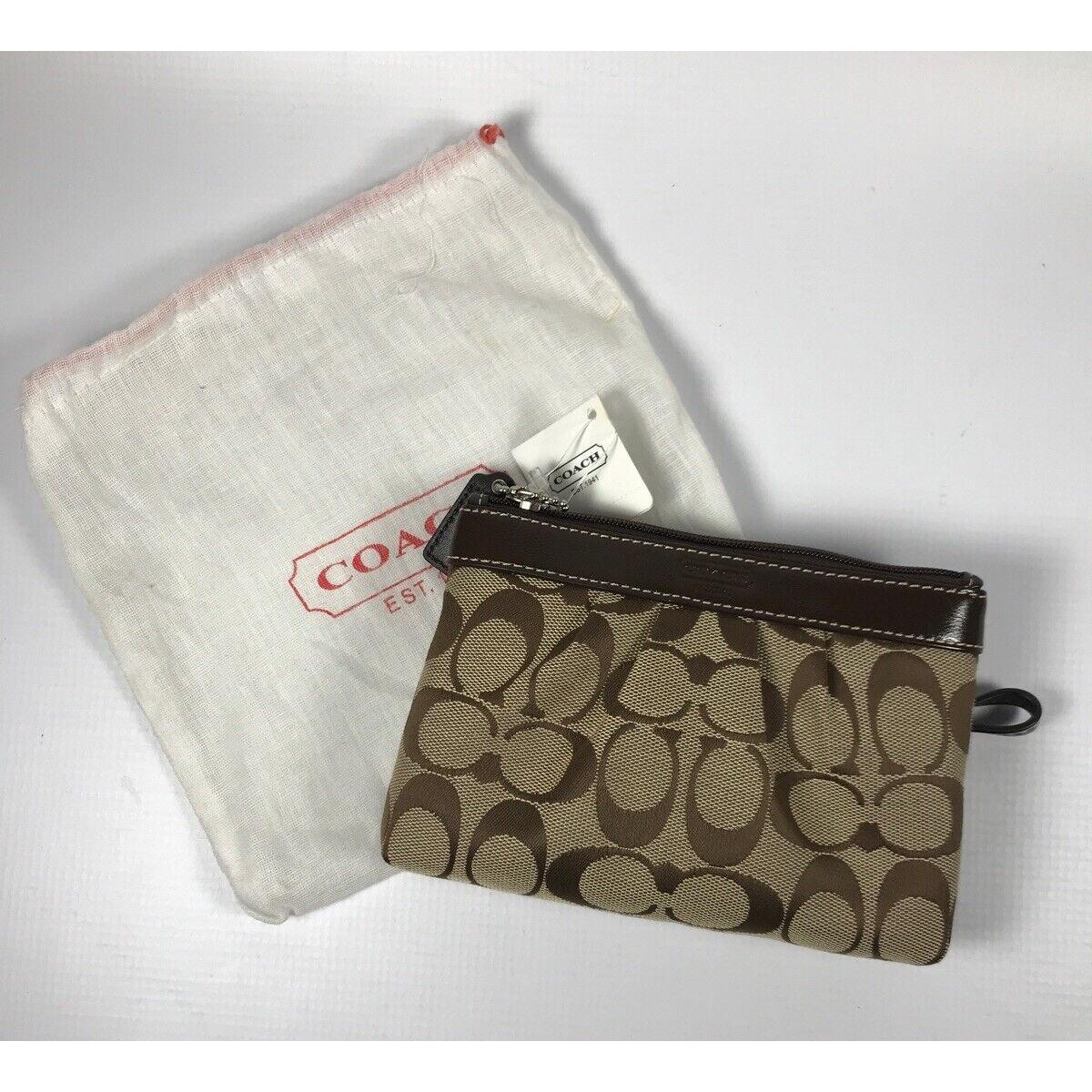 F43434 Coach Signature Pleated Wristlet