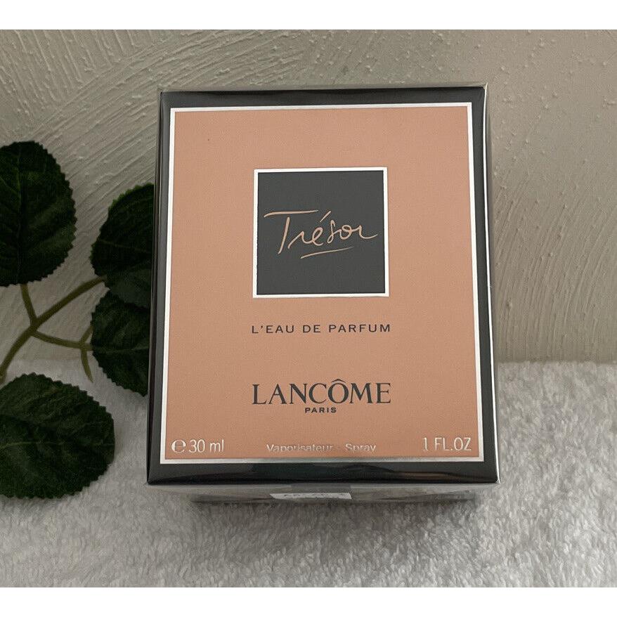 Tresor by Lancome For Women 1.0 oz Eau de Parfum Perfume Spray