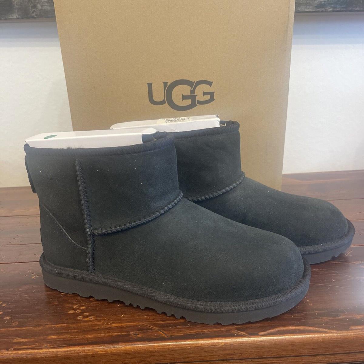 Kids Ugg Classic Mini II Boot - Black Suede 1017715K Size 5. Women`s Size 6 NW B