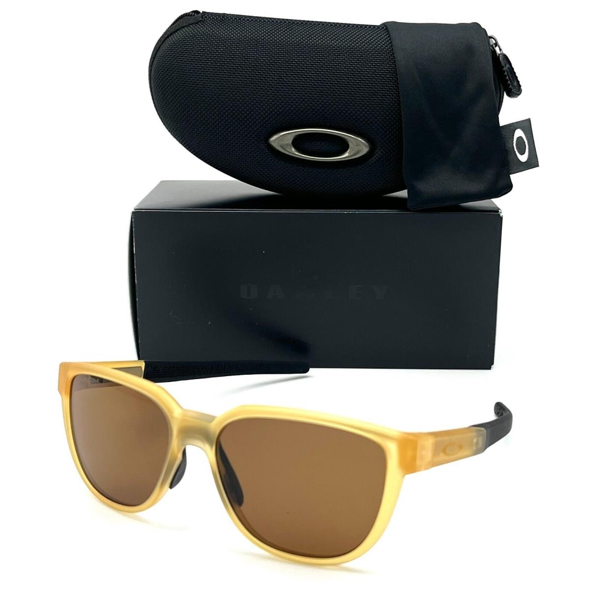 Oakley Actuator OO9250A-10 Matte Trans Light Curry / Prizm Bronze 57mm Sunglass - Frame: Matte Trans Light Curry, Lens: Prizm Bronze