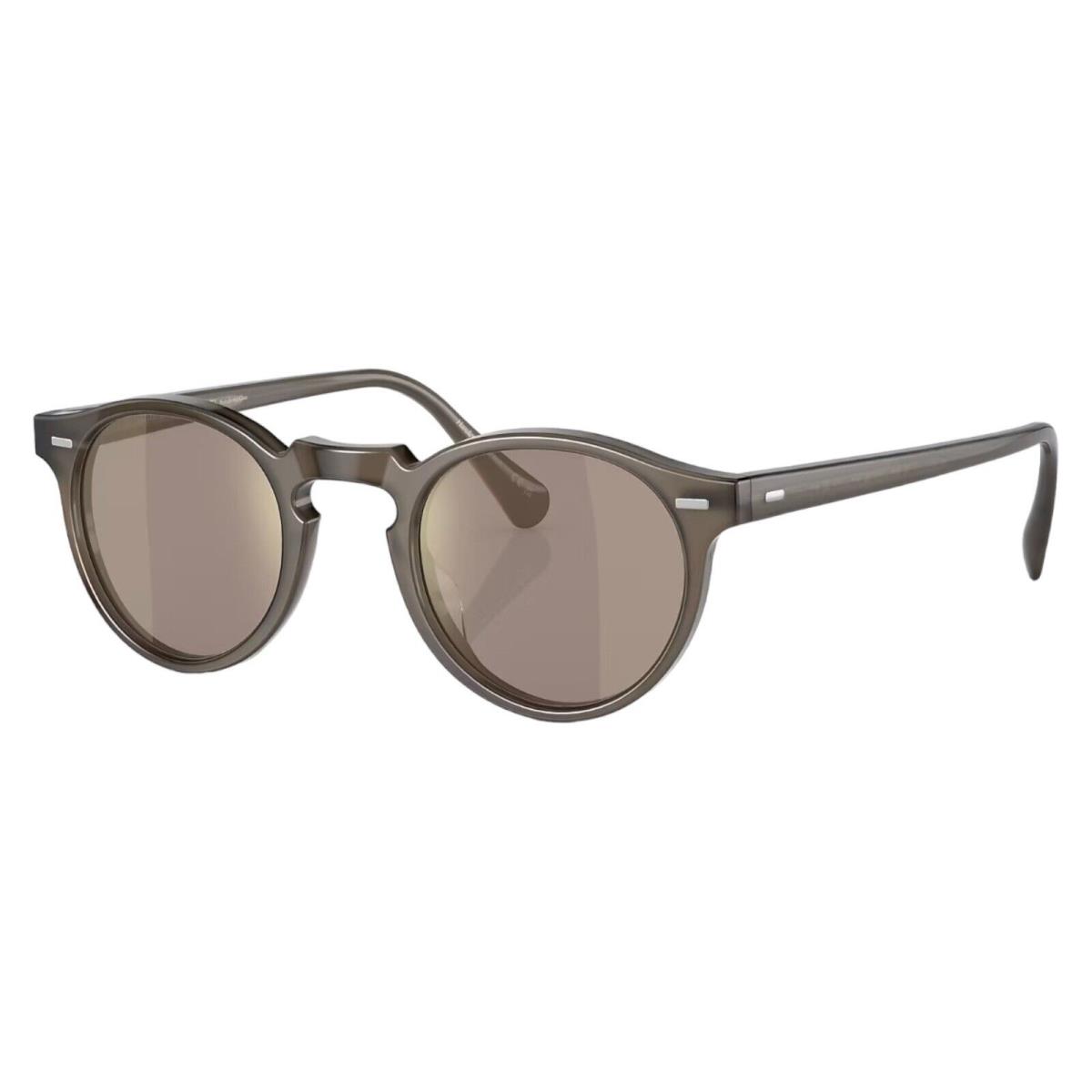 Oliver Peoples Gregory Peck Sun 5217S 47 14735D Taupe W/chrome Taupe Photochrome