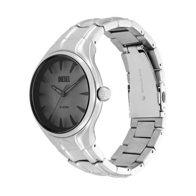 Diesel DZ2205 Streamline Gray Dial Silver Stainless Steel Bracelet Mens Watch