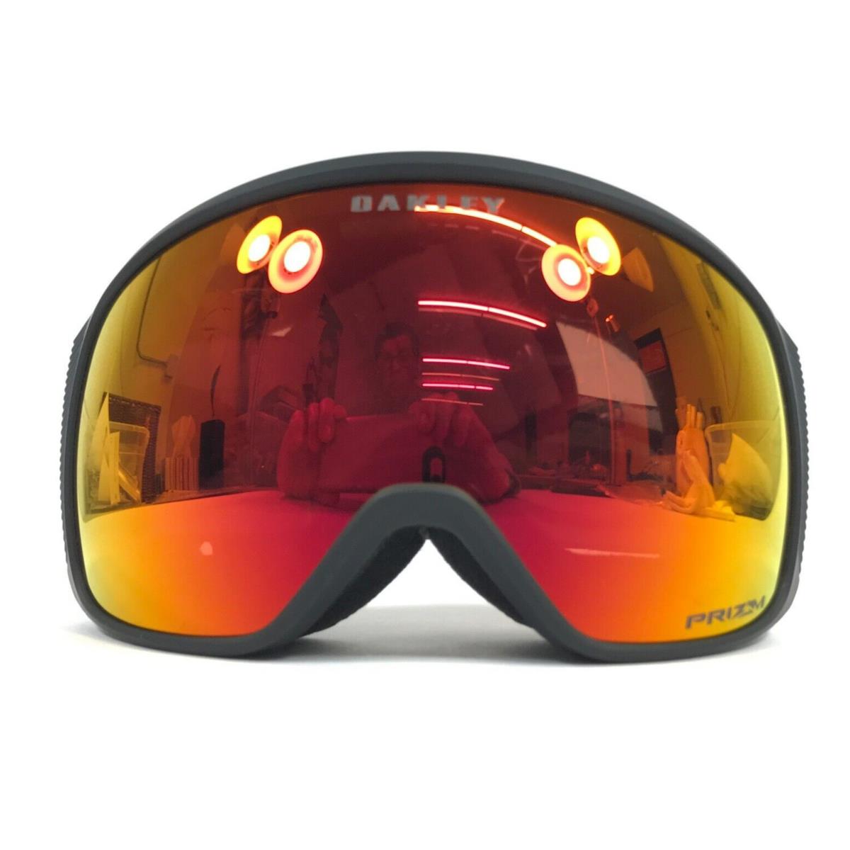 Oakley Snow Goggles Flight Tracker M OO7105-0600 Matte Black w/ Prizm Torch Gbl - Frame: Black, Lens: Red