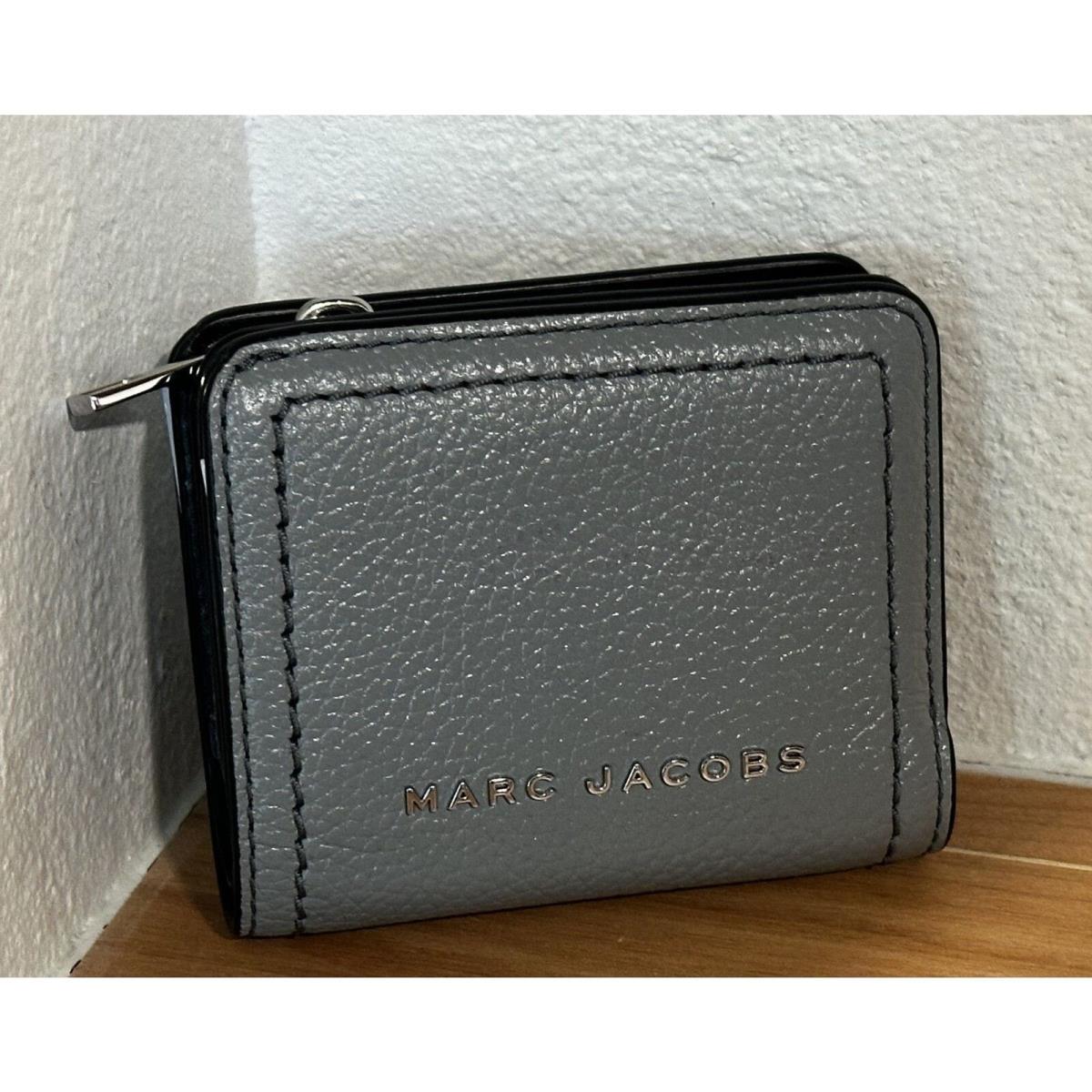 Marc Jacobs The Groove Mini Compact Wallet In Rock Grey