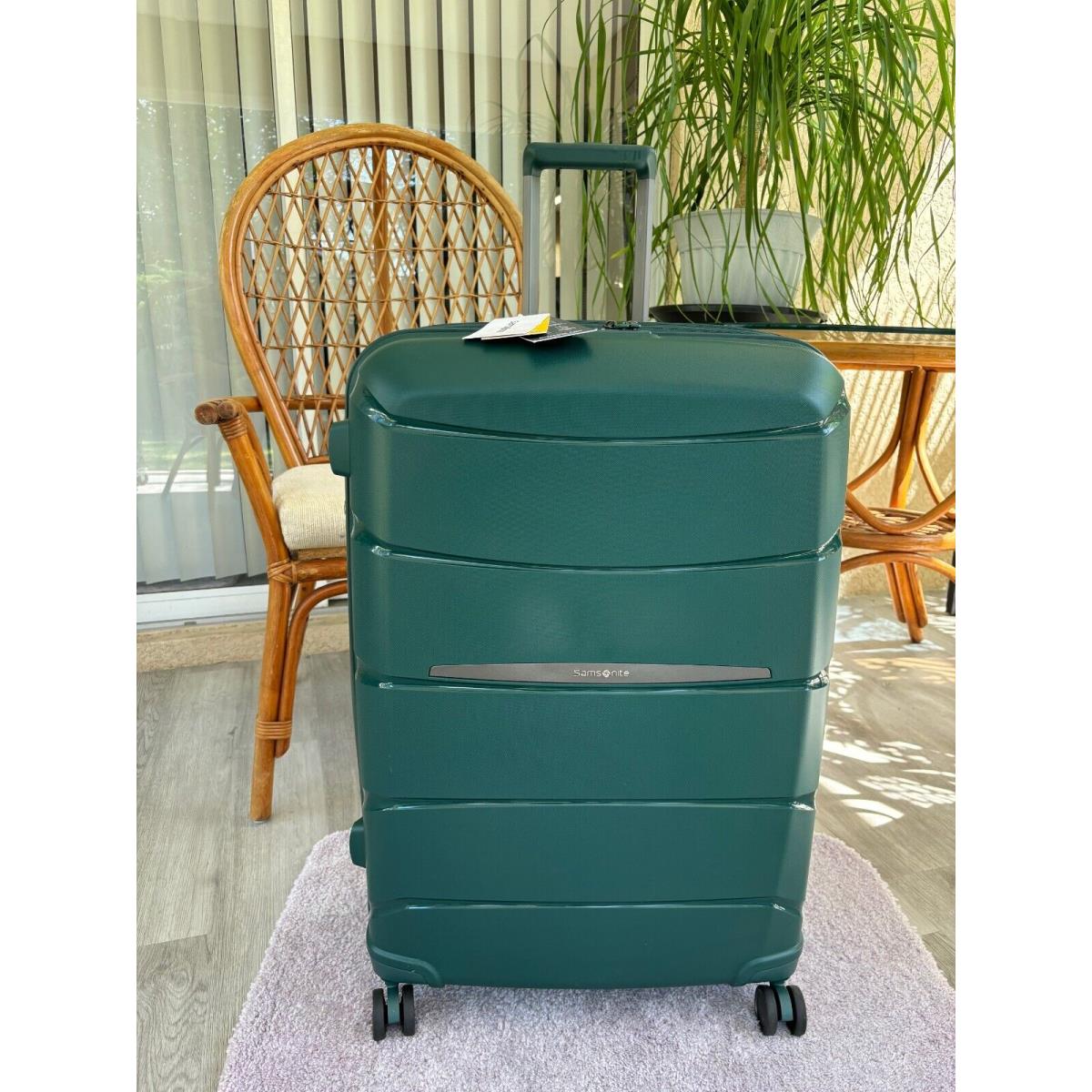 Samsonite Outline Pro 28 Hardside Expandable Spinner