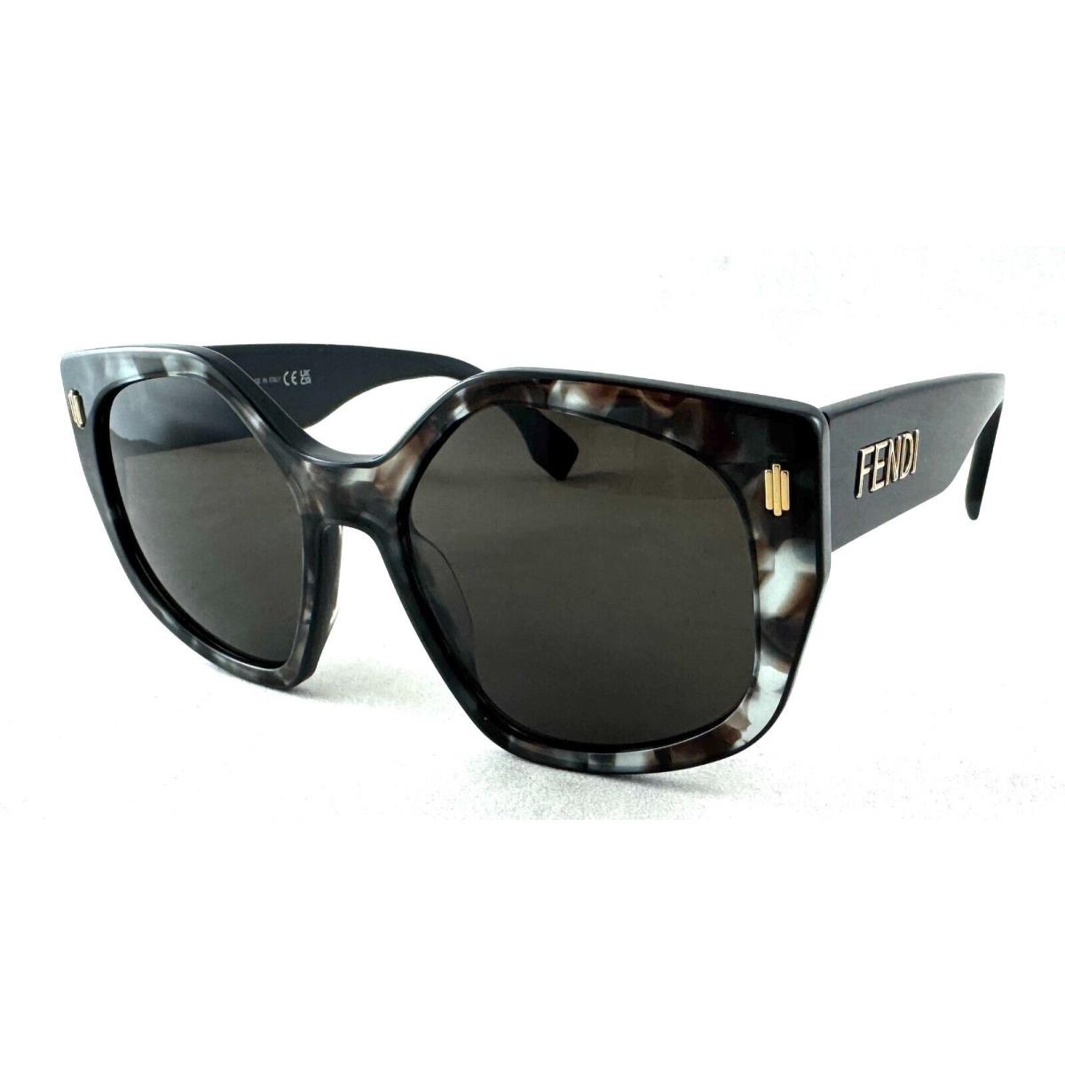 Fendi FE401017 FE 40017I 55E Black/white Sunglasses 55-19-145