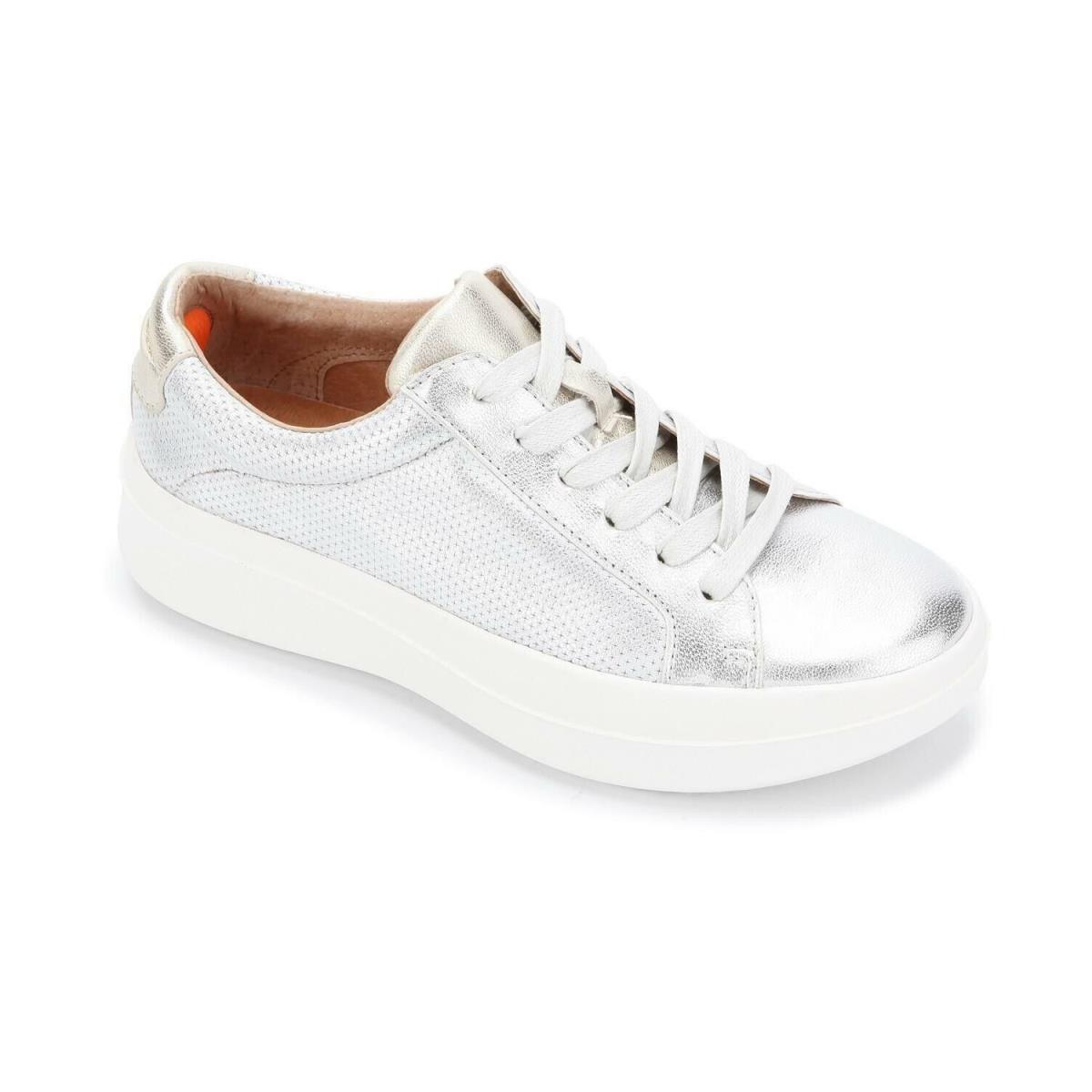 Gentle Souls by Kenneth Cole Womens Rosette Sneakers Silver