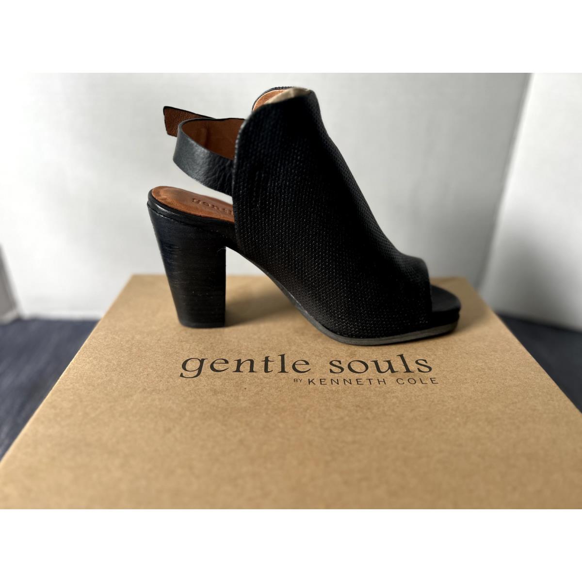 Kenneth Cole -gentle Souls - Women`s Shiloh Ankle Boot / Bootie