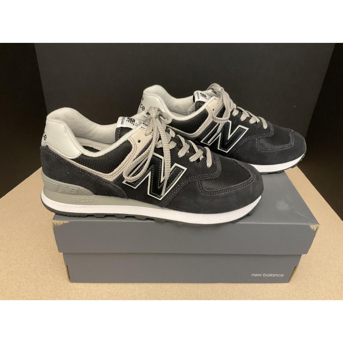 New Womens New Balance 574 Black/white Running Shoes. Size 11B. Awesome