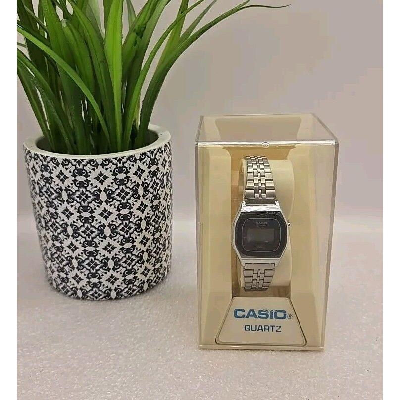 Casio Vintage Women`s Quartz Digital Watch LB611 Stainless Steel Japan Nos