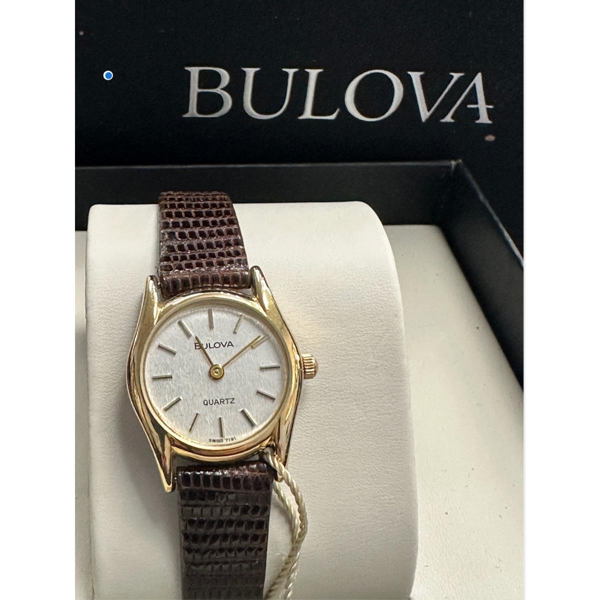 Vintage Bulova Women`s Watch Swiss Made 92669-1Y Box Papers Old Stock