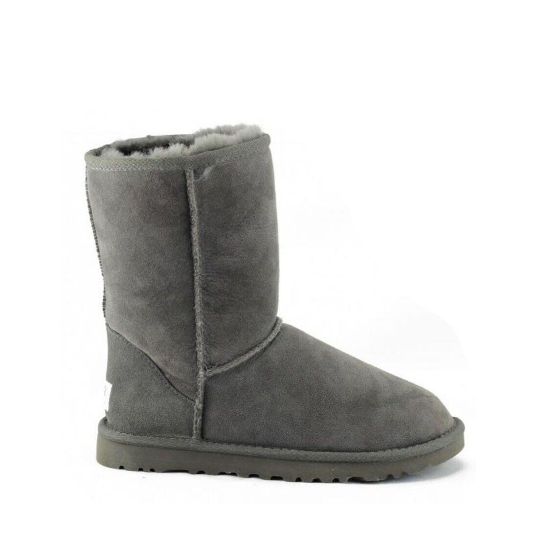 Ugg Australia 5825-GREY Women`s Classic Short in Grey - Medium