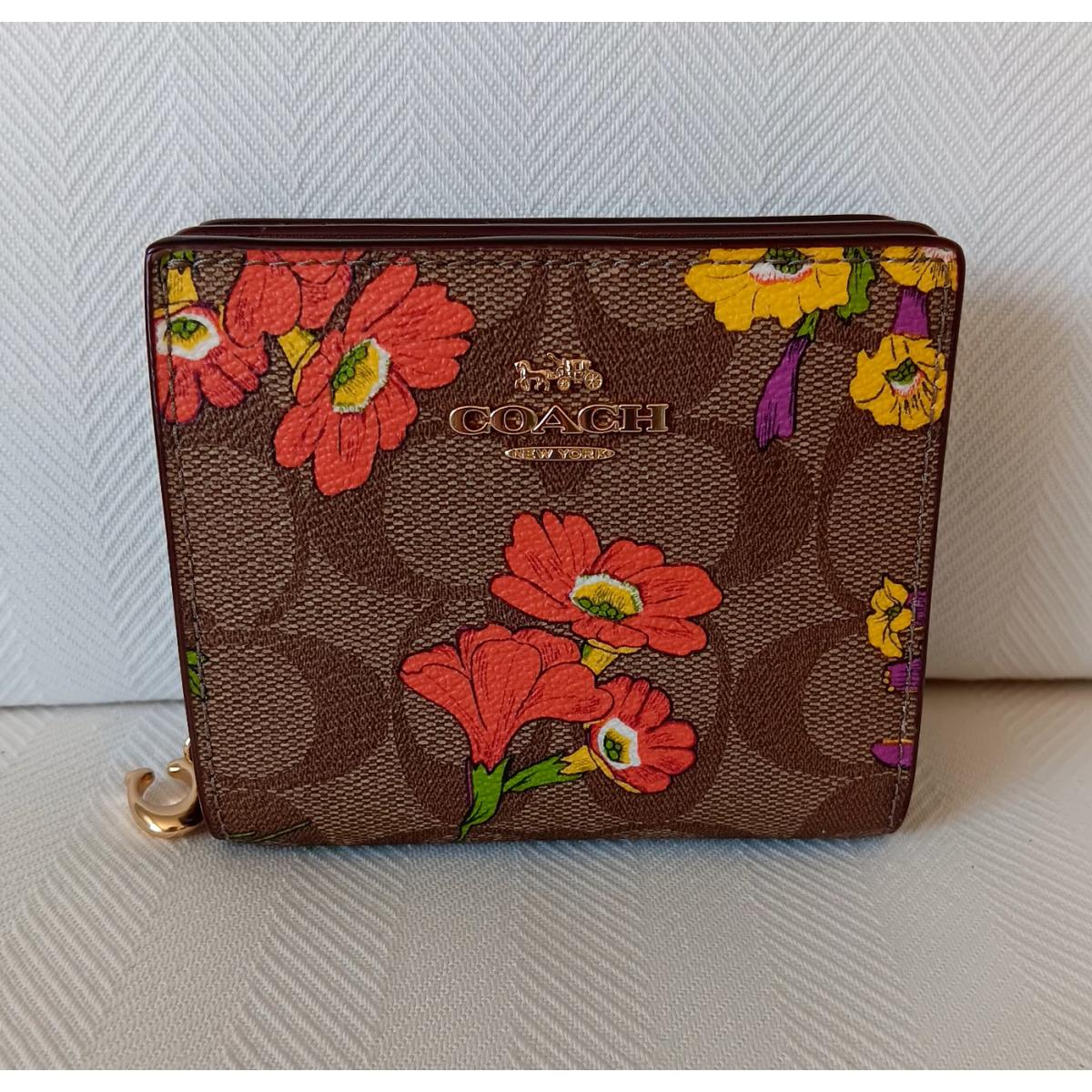 Coach CR939 Signature Canvas Bifold Wallet with Flower Print C Charm Pull