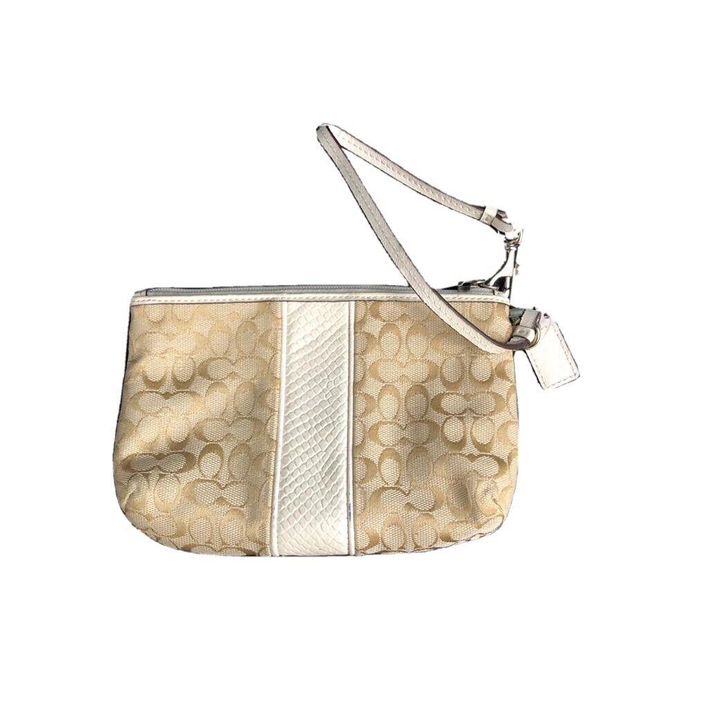 Coach Women`s Wristlet Wallets Clutch Ivory Zip Wrist Strap Included