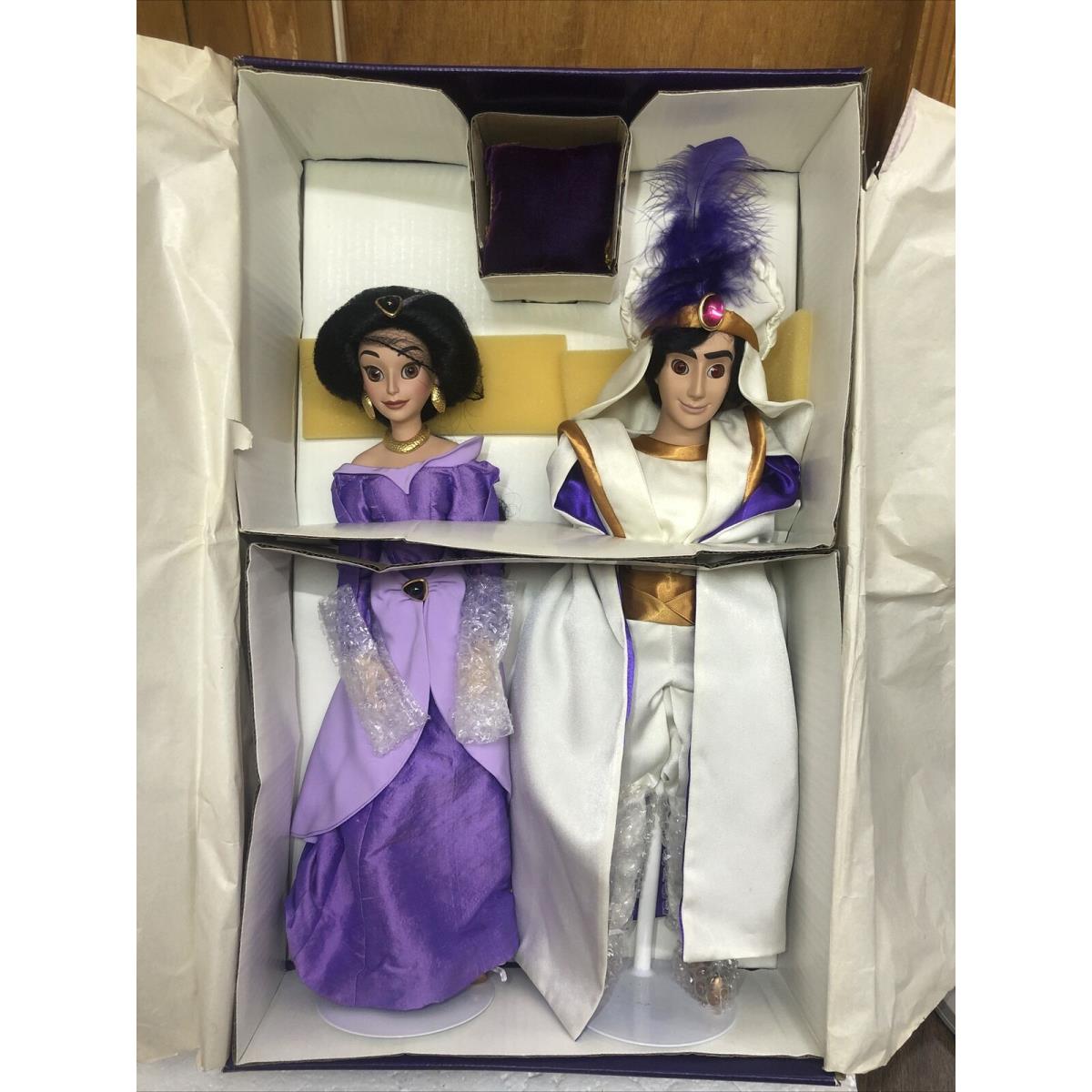 Disney Store Dolls Set Aladdin and Princess Jasmine Porcelain Dolls Music Box