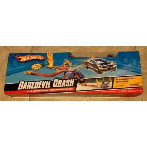 Mattel Hot Wheels Daredevil Crash Play Set Launch Fire Ring