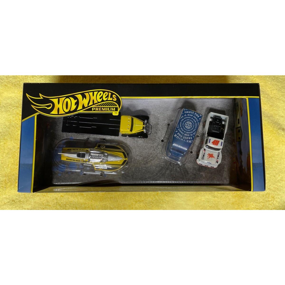 Hot Wheels 2024 Premium Set Motorhead Madness Toyota Stout Drift Truck Diorama