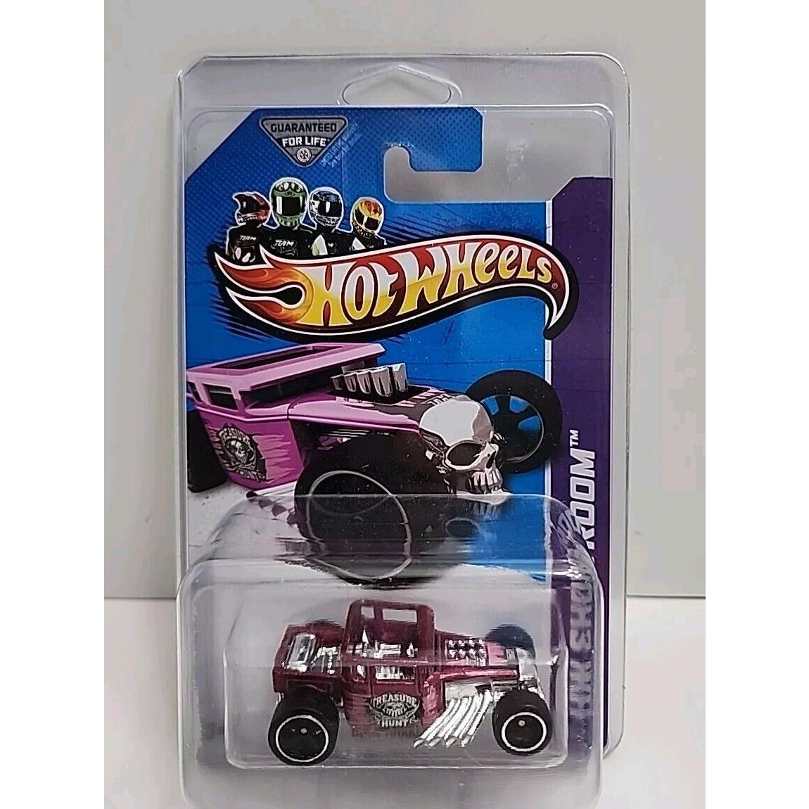 2013 Hot Wheels Super Treasure Hunt Bone Shaker Pink HW Showroom W/protector