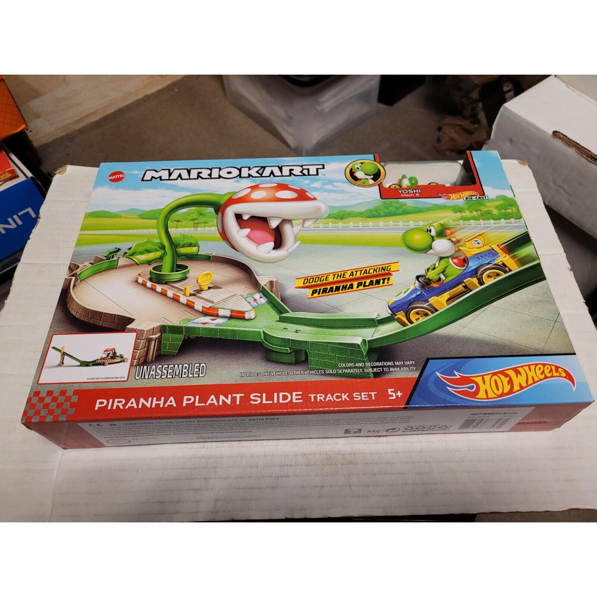 Hot Wheels Mario Kart Piranha Plant Slide Track Set by Mattel