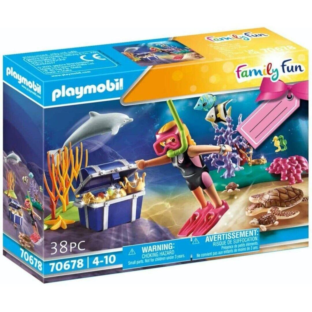 Playmobil 70678 Family Fun: Gift Set Diver with Treasure